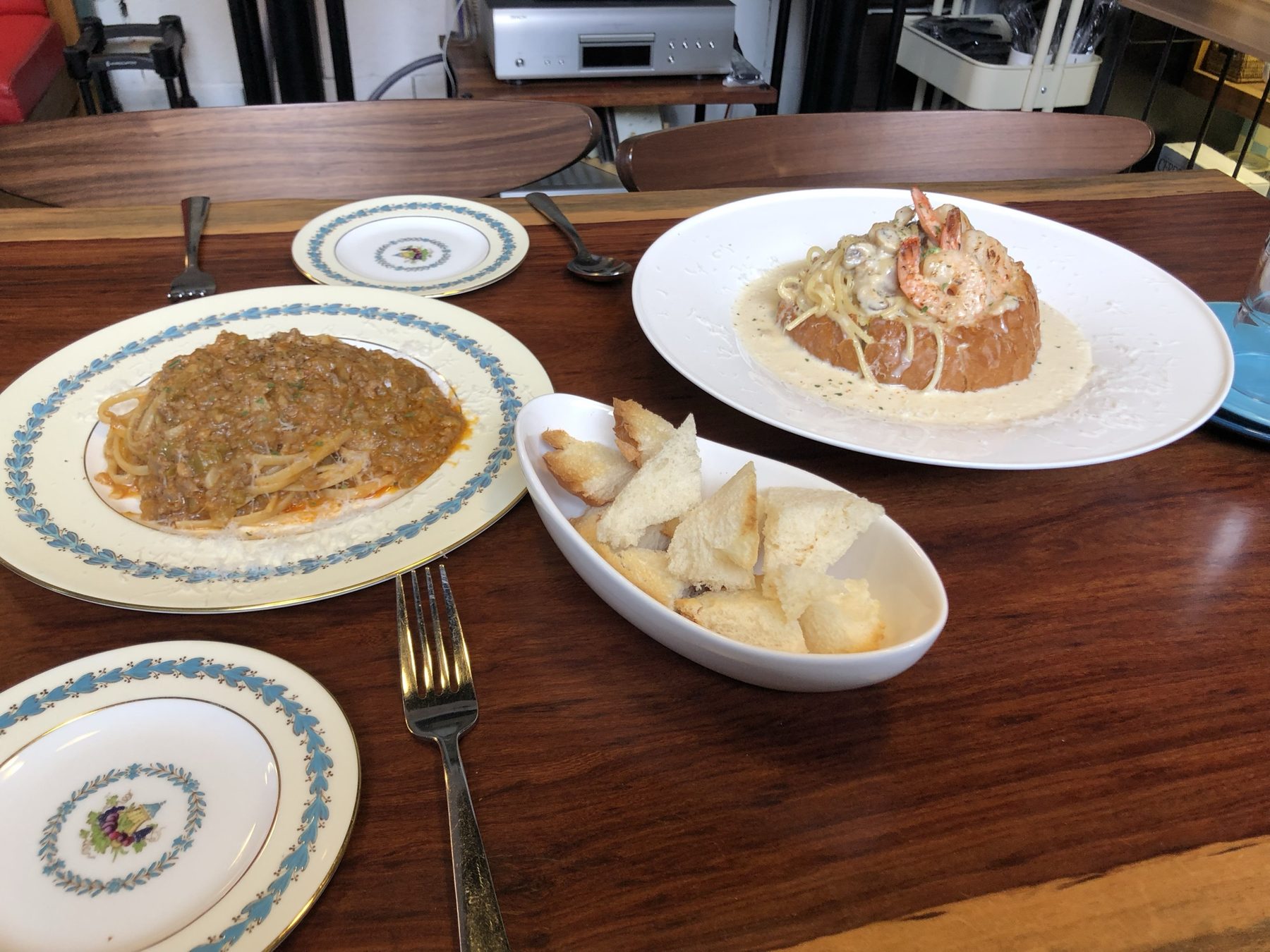 커피, 접시, 테이블 사진 2